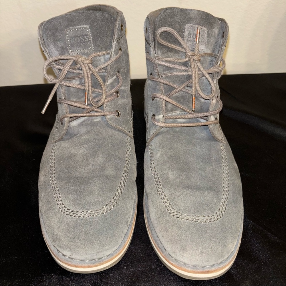 Boss Rainard  chukka Desert style Men's Charcoal Suede Boots size 10
